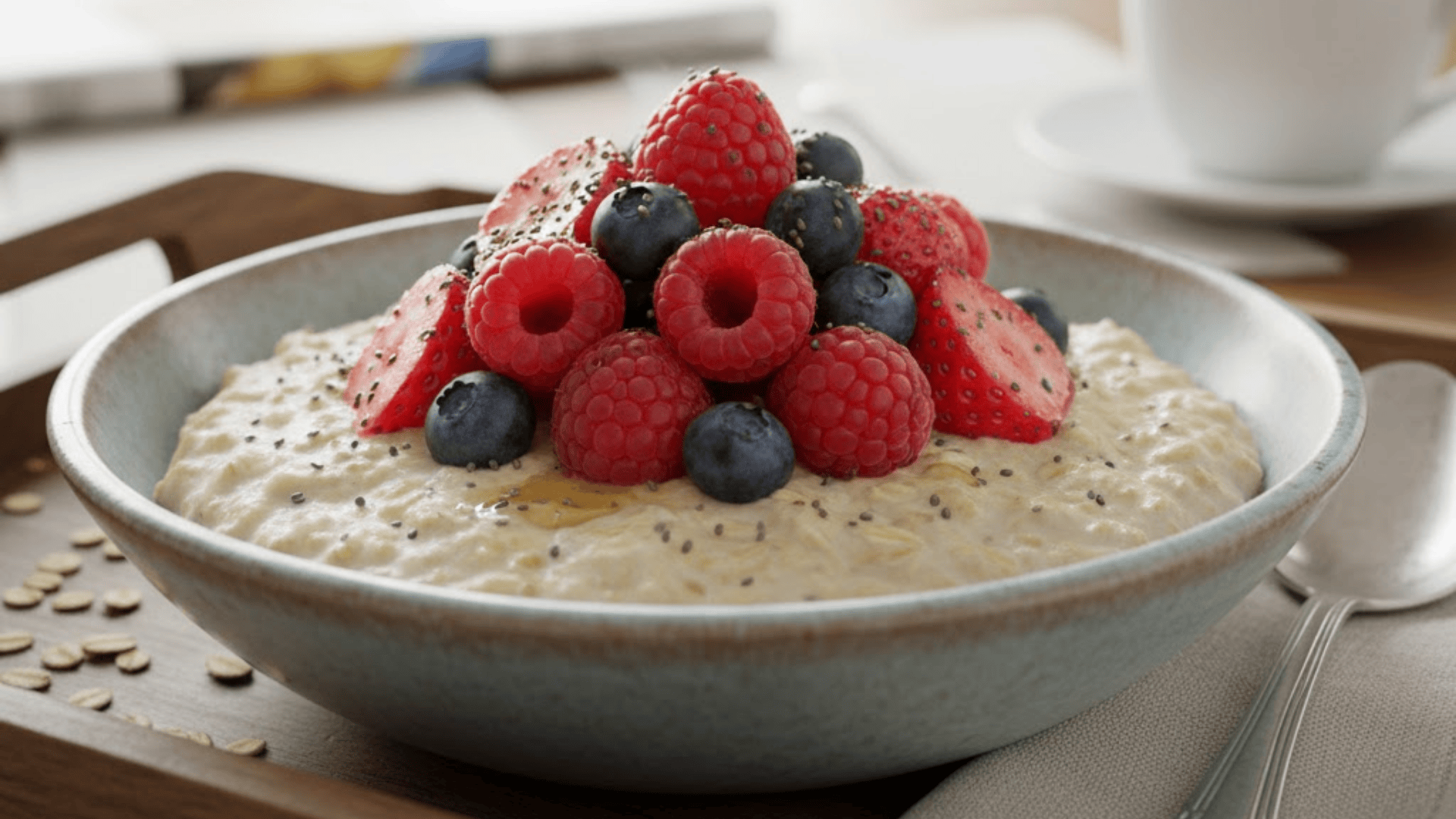 oatmeal with fresh berries